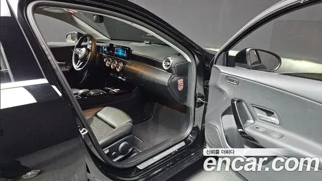 Mercedes-Benz A-Class 2020 — ფოტო 16/21