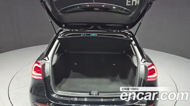 Mercedes-Benz A-Class 2020 — ფოტო 8/21