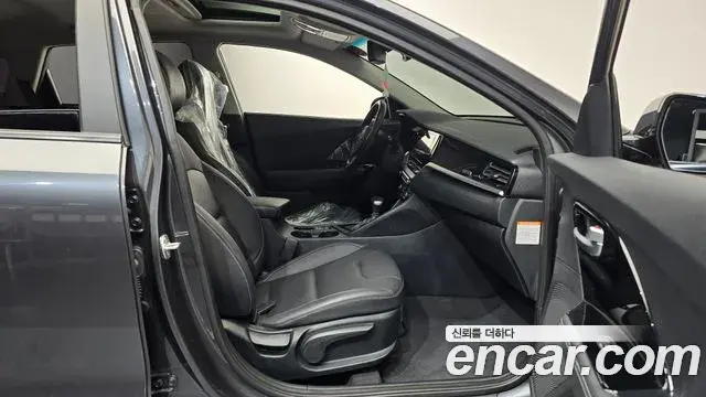 Kia Niro 2021 — Photo 8/20