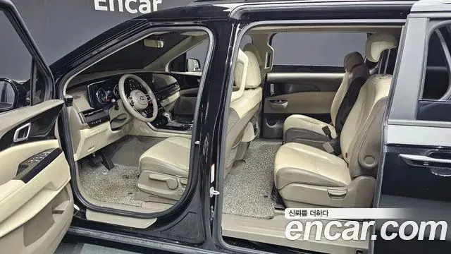 Kia Carnival 2020 — Фото 12/20