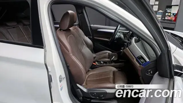 BMW X1 2021 — Фото 12/20