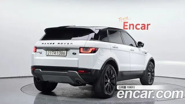Land Rover Range Rover Evoque 2018 — Фото 2/20