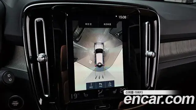 Volvo XC40 2021 — Фото 15/20