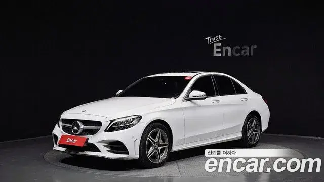 Mercedes-Benz C-Class 2019 — ფოტო 14/20