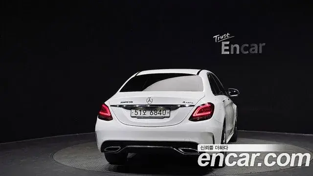Mercedes-Benz C-Class 2019 — ფოტო 4/20