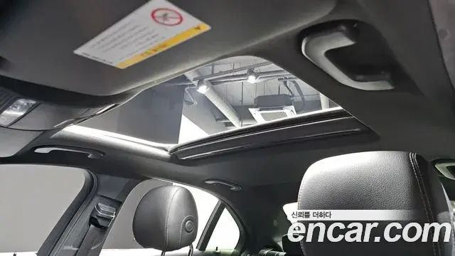 Mercedes-Benz C-Class 2019 — ფოტო 18/20