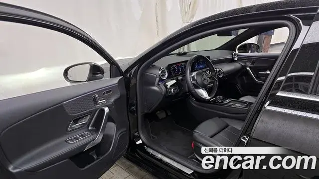 Mercedes-Benz A-Class 2025 — Şəkil 18/20