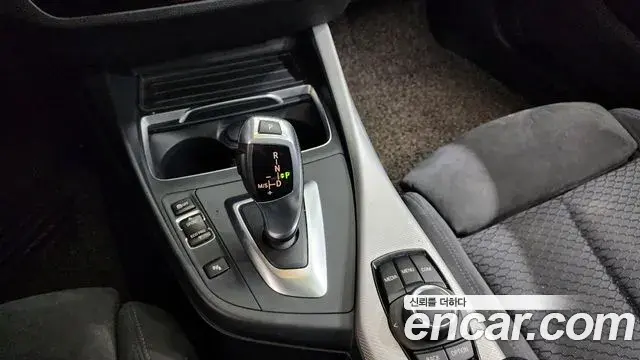 BMW 1 Series 2018 — ფოტო 13/20