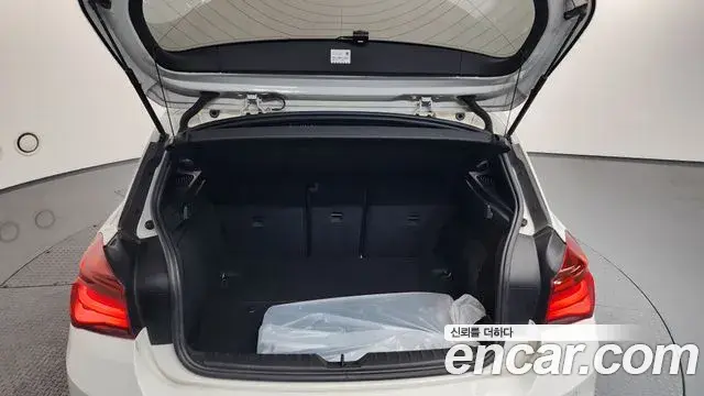 BMW 1 Series 2018 — ფოტო 17/20