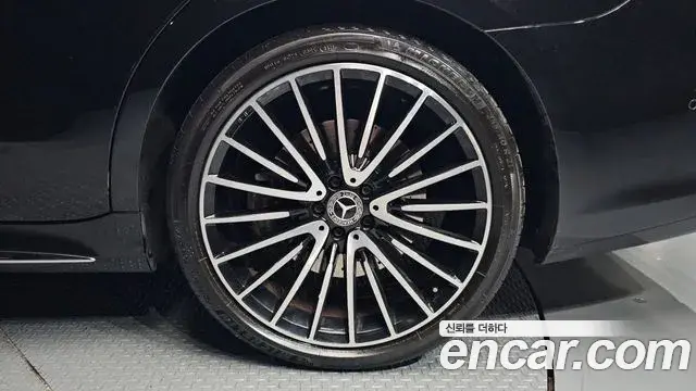 Mercedes-Benz S-Class 2022 — ფოტო 14/20