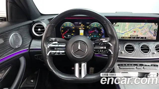 Mercedes-Benz E-Class 2021 — ფოტო 18/20