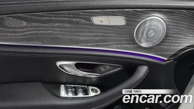 Mercedes-Benz E-Class 2021 — ფოტო 2/20