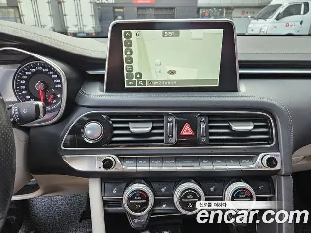 Genesis G70 2018 — Photo 2/18