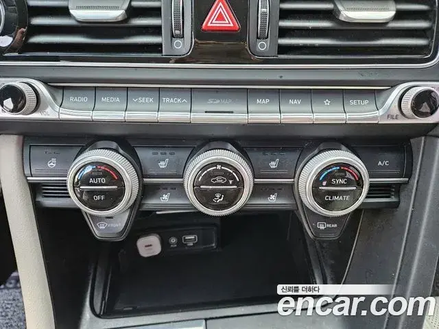 Genesis G70 2018 — Photo 7/18