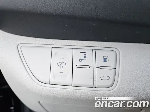 Genesis G70 2018 — Photo 11/18