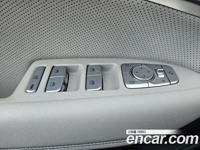 Genesis G70 2018 — Photo 12/18