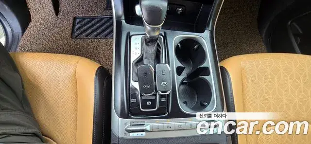 Kia Carnival 2021 — Фото 11/20