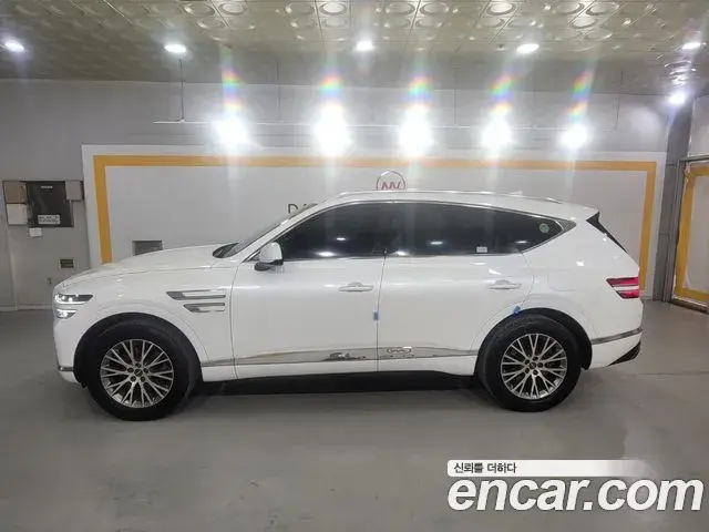 Genesis GV80 2020 — ფოტო 16/17