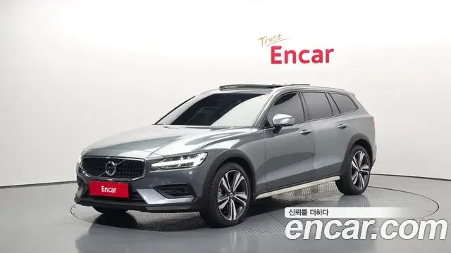 Volvo V60 Cross Country 2020 — Фото 1/20