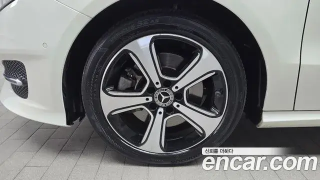 Mercedes-Benz B-Class 2018 — Photo 16/20