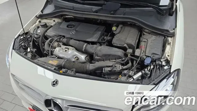 Mercedes-Benz B-Class 2018 — Photo 12/20