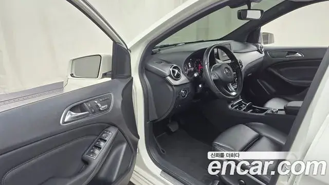 Mercedes-Benz B-Class 2018 — Photo 18/20