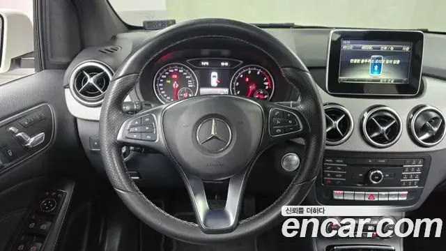 Mercedes-Benz B-Class 2018 — Photo 7/20