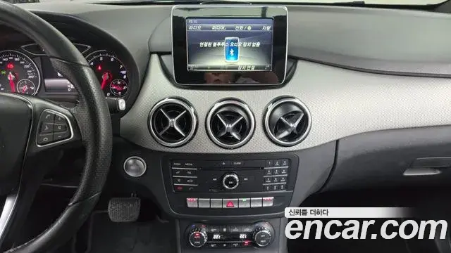 Mercedes-Benz B-Class 2018 — Photo 14/20