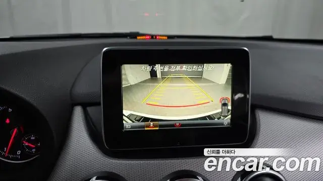 Mercedes-Benz B-Class 2018 — Photo 15/20