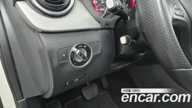 Mercedes-Benz B-Class 2018 — Photo 1/20