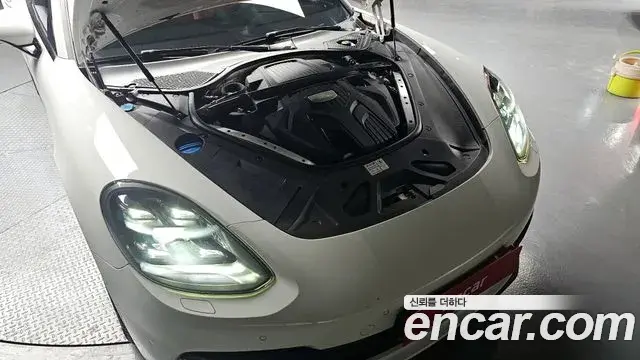 Porsche Panamera 2020 — Şəkil 11/20