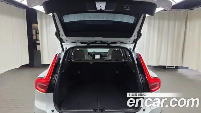 Volvo XC40 2022 — Фото 20/20