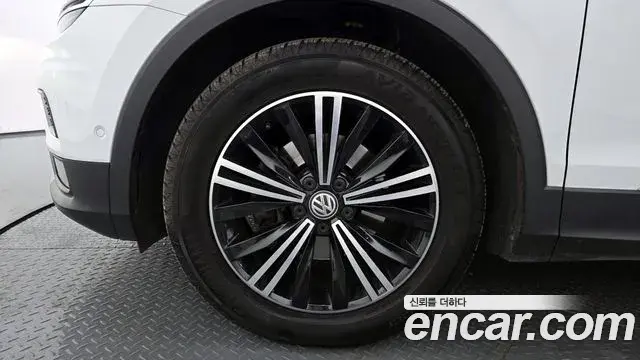 Volkswagen Tiguan 2020 — Фото 4/20