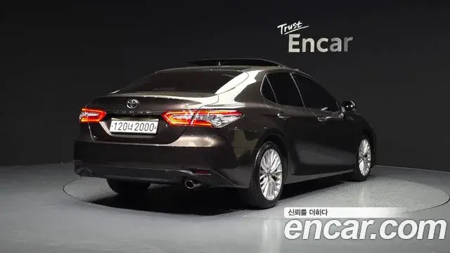 Toyota Camry 2019 — Şəkil 3/20