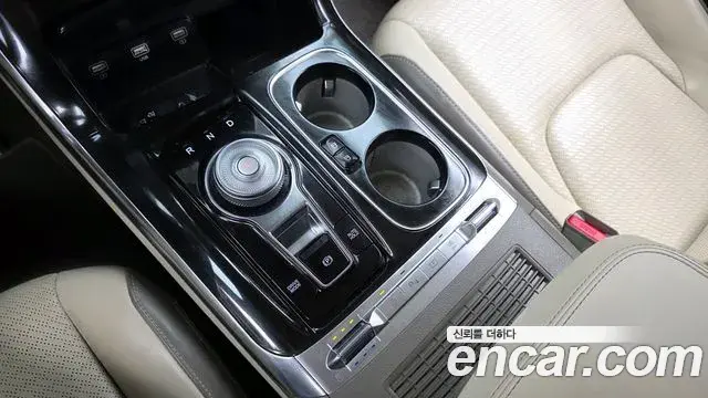 Kia Carnival 2021 — Şəkil 6/20
