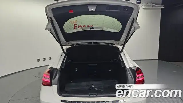 Mercedes-Benz GLA-Class 2018 — Photo 19/20