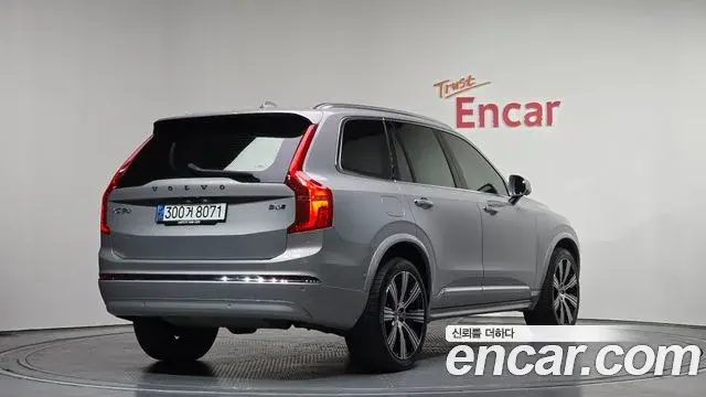 Volvo XC90 2023 — ფოტო 19/20