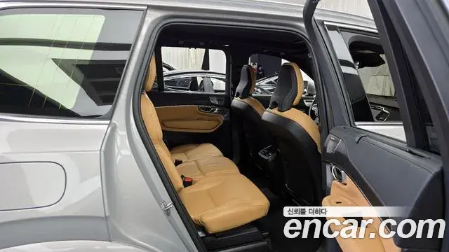 Volvo XC90 2023 — ფოტო 5/20