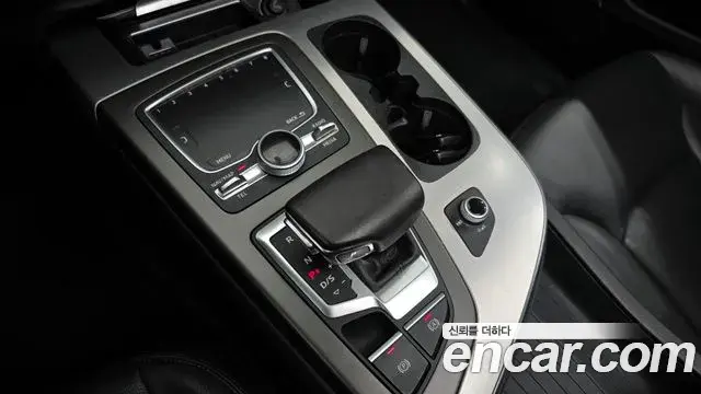 Audi Q7 2019 — Photo 3/20