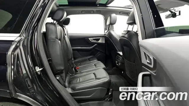 Audi Q7 2019 — Photo 15/20