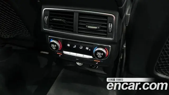 Audi Q7 2019 — Photo 16/20