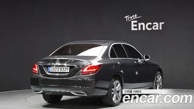 Mercedes-Benz C-Class 2020 — ფოტო 11/20