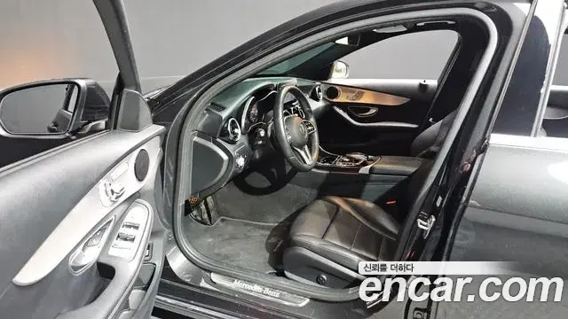 Mercedes-Benz C-Class 2020 — ფოტო 14/20