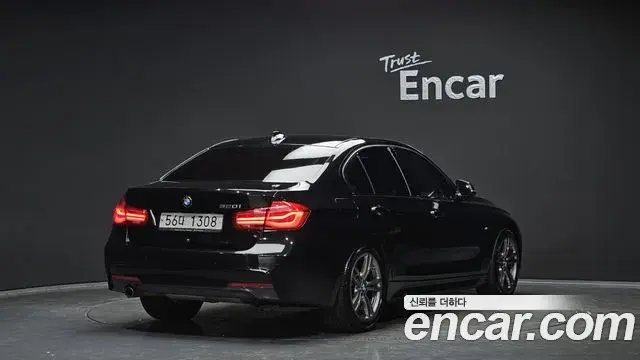 BMW 3 Series 2018 — Photo 13/20