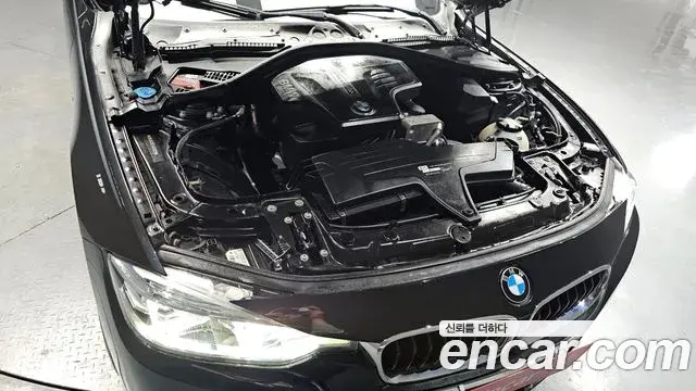 BMW 3 Series 2018 — Photo 7/20