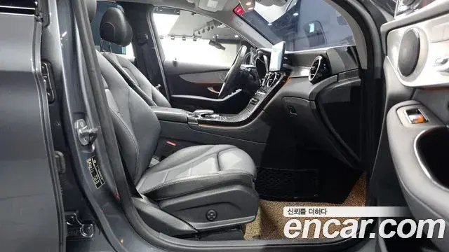 Mercedes-Benz GLC-Class 2019 — Şəkil 3/20