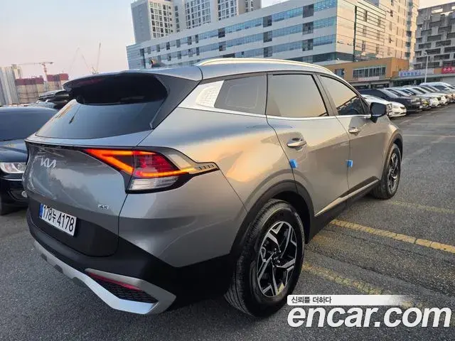 Kia Sportage 2022 — Фото 4/18