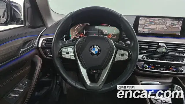 BMW 5 Series 2020 — Фото 13/20
