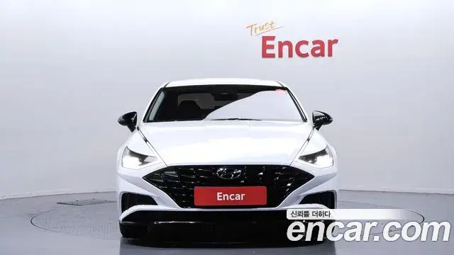 Hyundai Sonata Hybrid 2022 — Photo 6/20