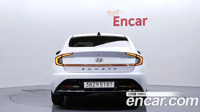 Hyundai Sonata Hybrid 2022 — Photo 5/20